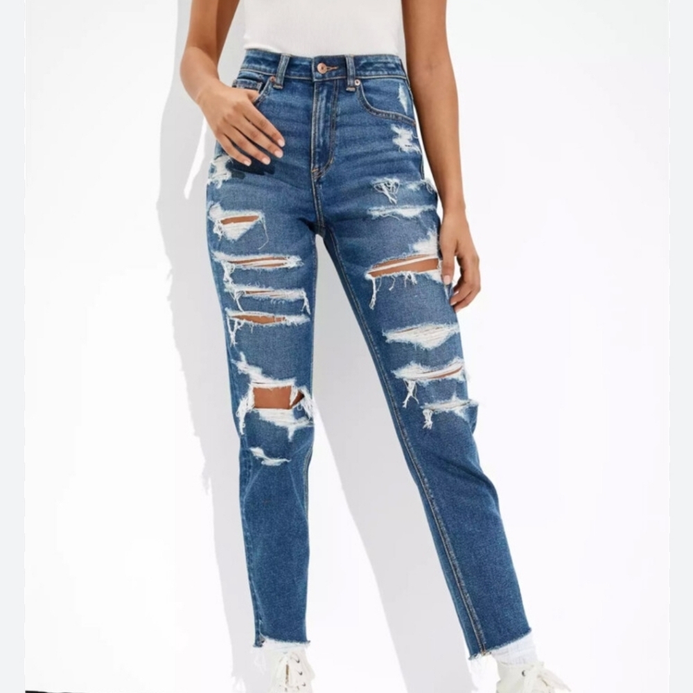 American Eagle high waisted mom jean stretch distressed 2R